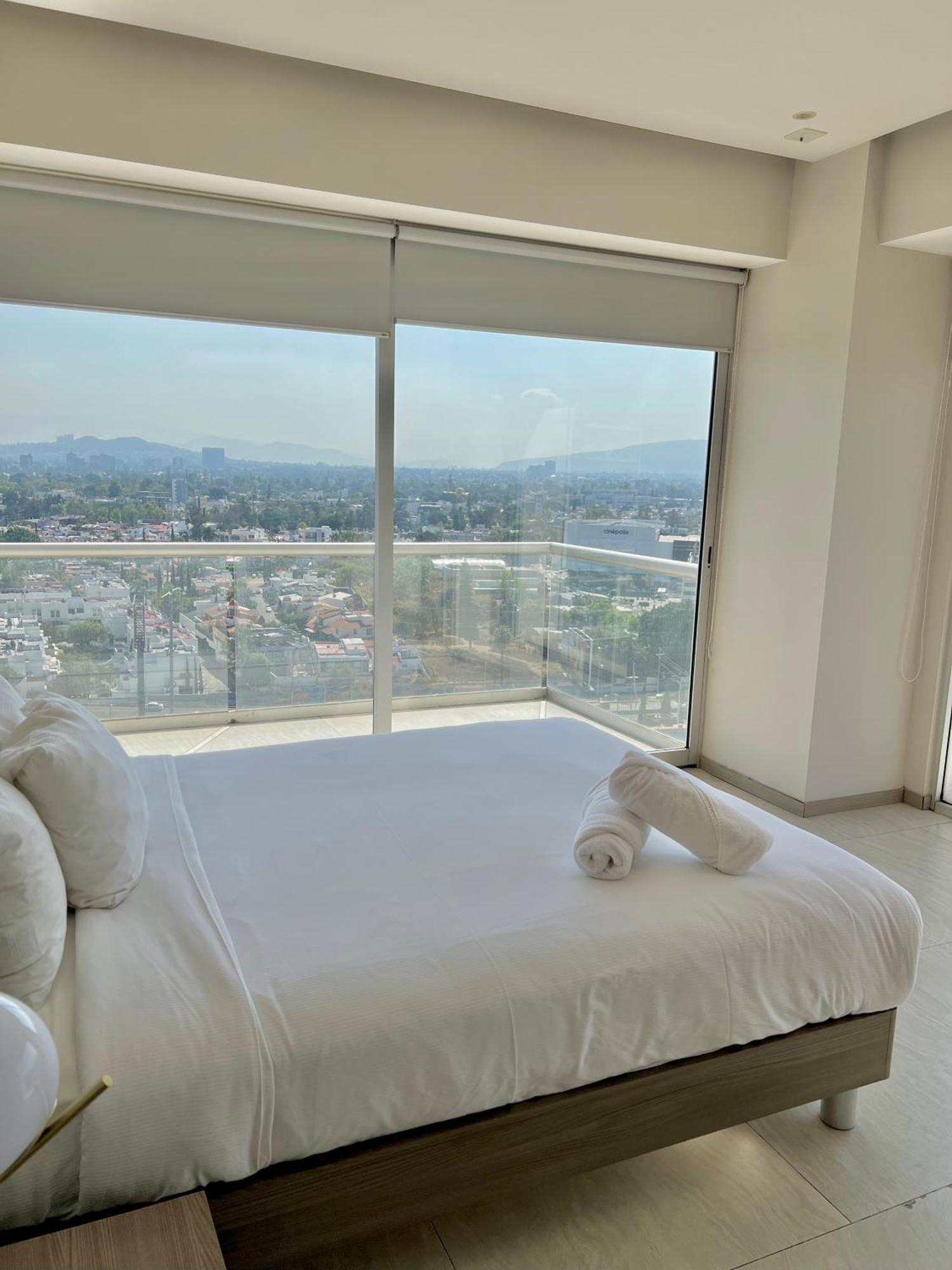 Park Life Guadalajara Aparthotel Eksteriør bilde